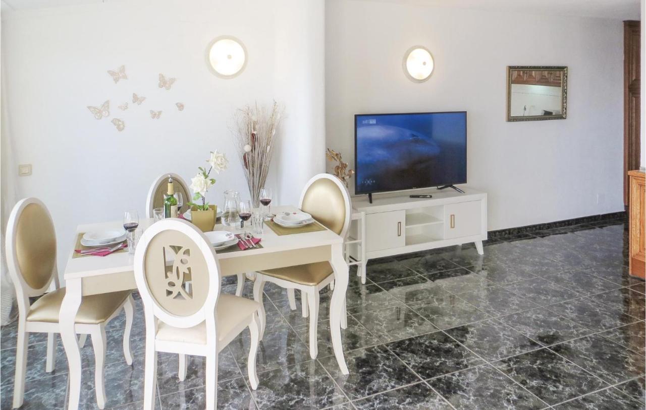 2 Bedroom Stunning Apartment In Torrevieja Zewnętrze zdjęcie
