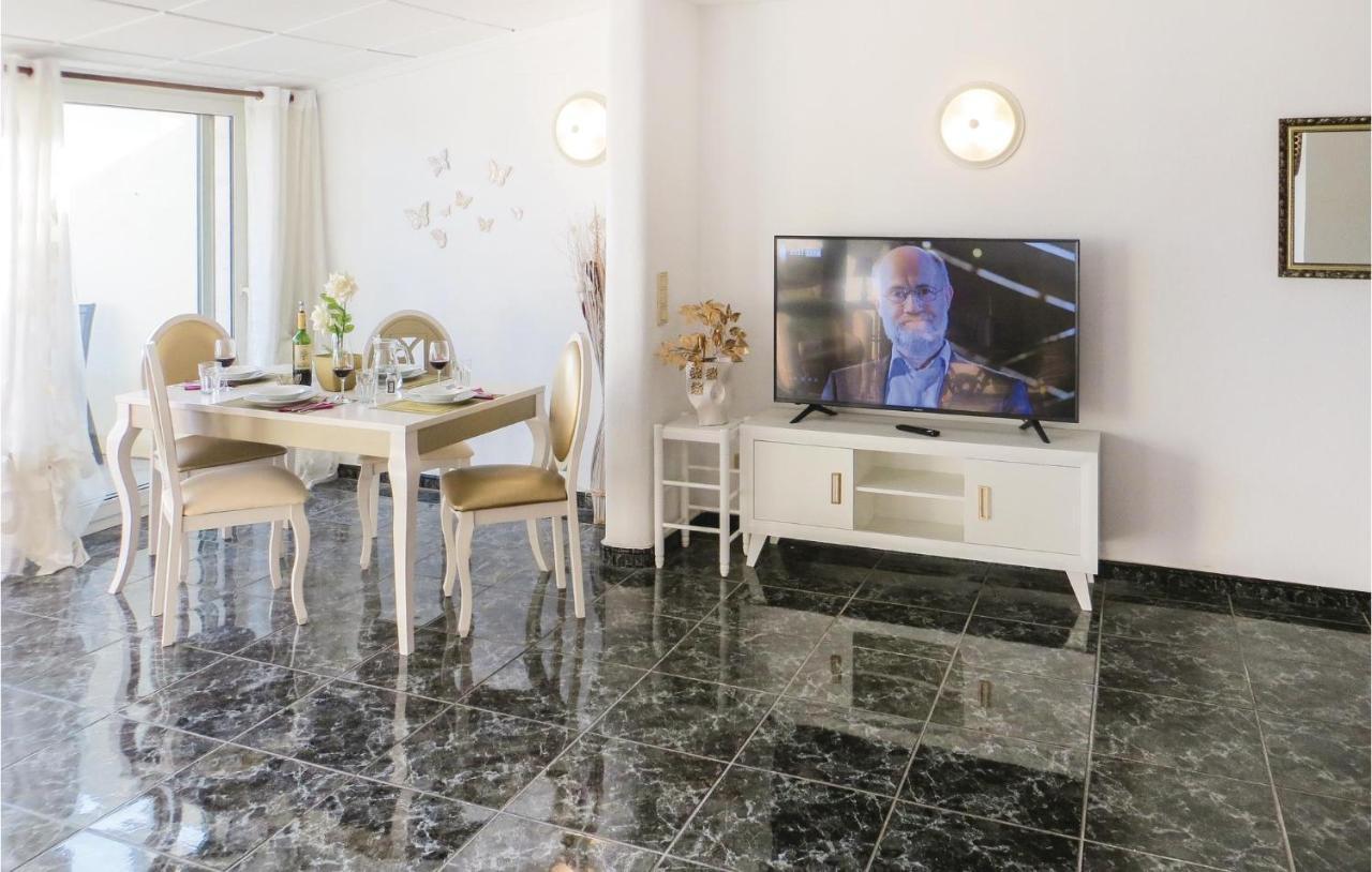 2 Bedroom Stunning Apartment In Torrevieja Zewnętrze zdjęcie