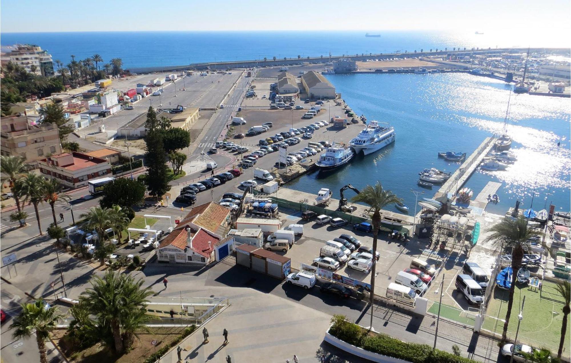 2 Bedroom Stunning Apartment In Torrevieja Zewnętrze zdjęcie